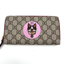 10.31 06 Gucci Wallet Zipper