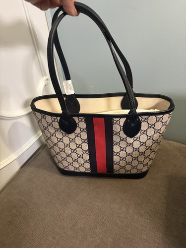 Nwt gucci medium - gucci,
