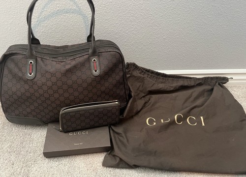 Gucci bag with matching wallet - with,